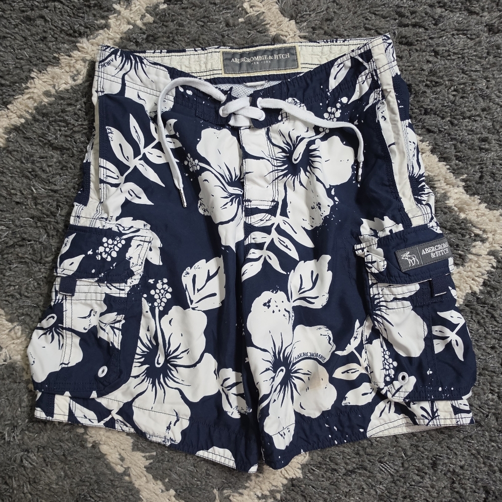 Vintage Abercrombie & Fitch Navy Blue & White Floral Cargo Board Shorts Size 32